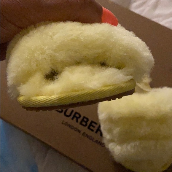 Baby Ugg slippers - Picture 4 of 6